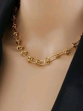 Gold Knot Link Necklace - Women Jewelry